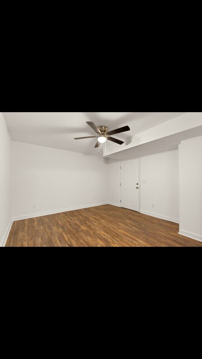 Building Photo - 5017 McLendon Dr