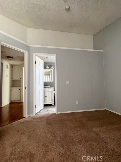Building Photo - 110 Peppertree Dr