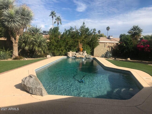 Building Photo - 3924 E Yucca St