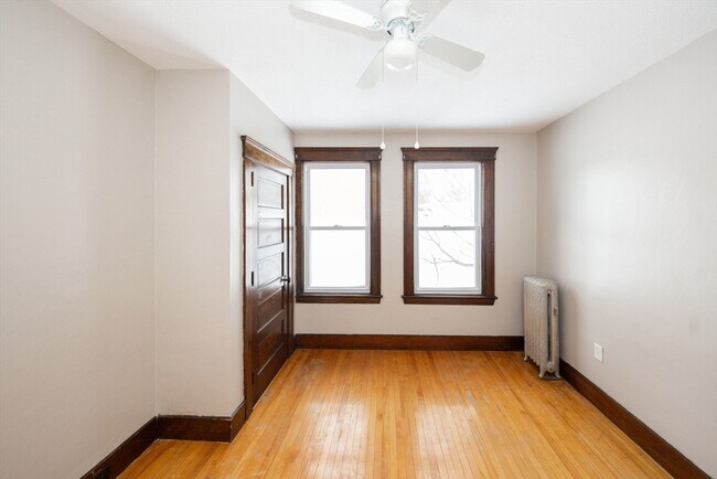 Building Photo - 15 Boxford St