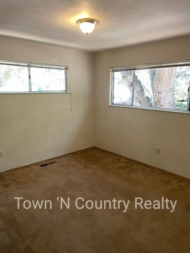 Building Photo - Charming 3-Bedroom Home in Carmel Valley –...