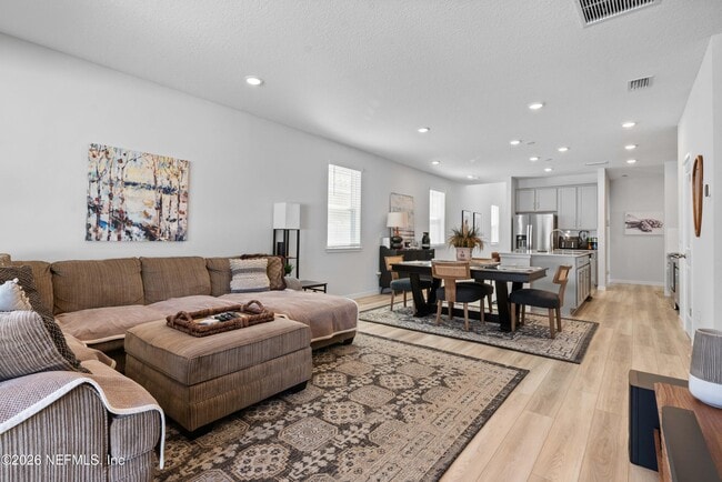 Building Photo - 96245 Broadmoore Rd