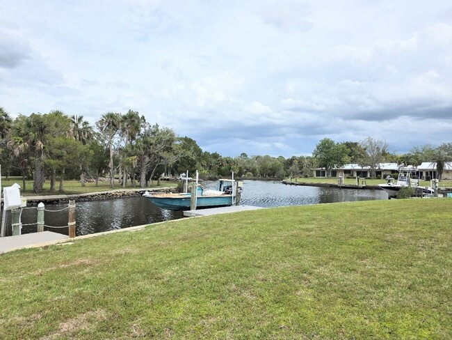 Building Photo - Islands Community Condo
