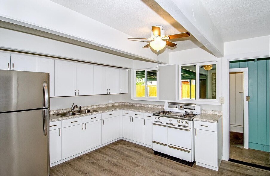 Building Photo - 218 Holua Dr