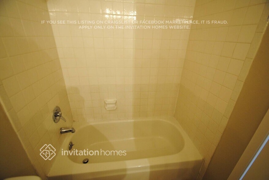 Building Photo - 5337 W Berkeley Rd