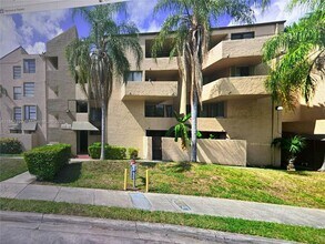 Building Photo - 10500 SW 108th Ave