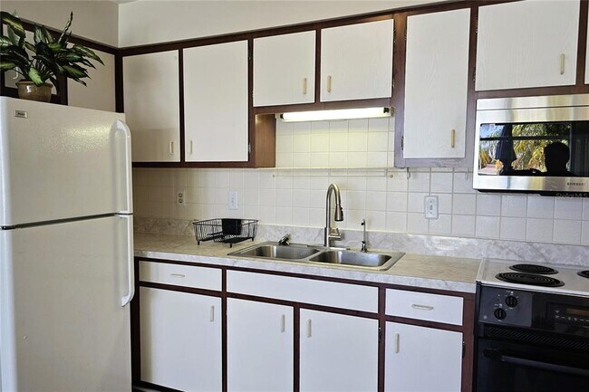 Building Photo - 4354 Tahitian Gardens Cir