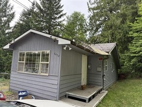 Building Photo - Two Bedroom One Bathroom House for Rent wi...