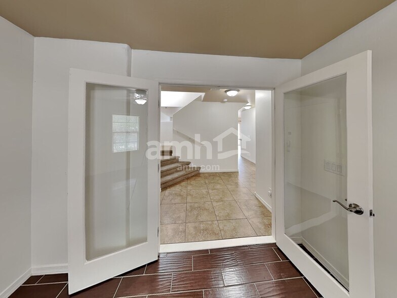 Building Photo - 20784 W Hamilton St