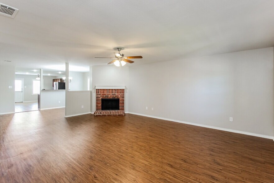 Building Photo - 314 Coneflower Dr