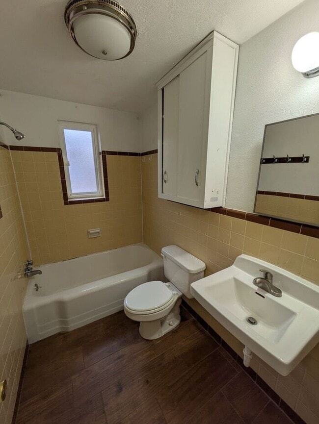 Building Photo - 3BD/2.5BA Single Family Home in Conover, NC