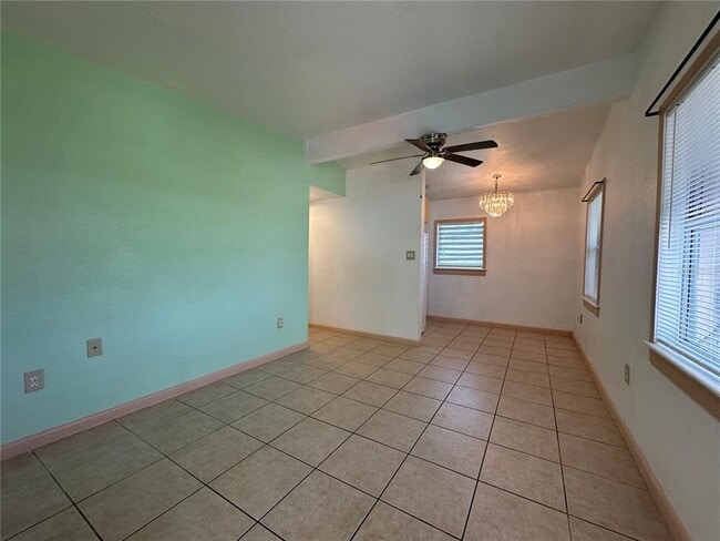 Building Photo - 3340 Normandy Dr
