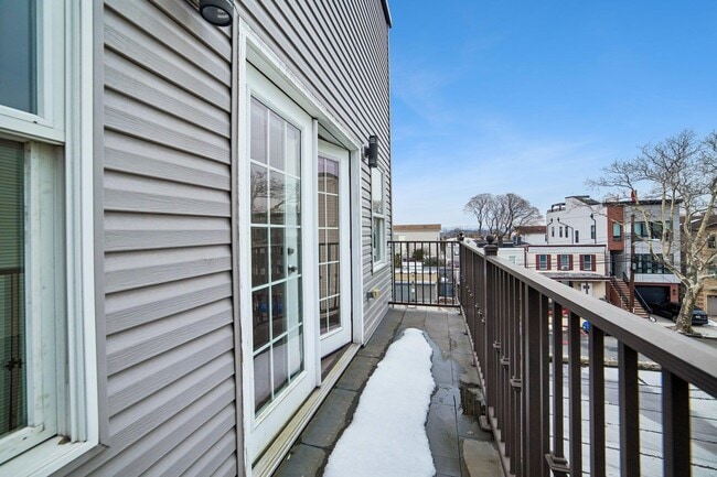 Building Photo - 46 Carlton Ave