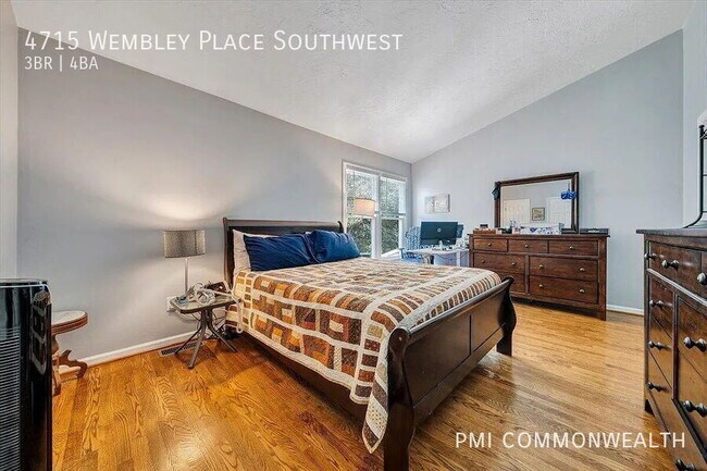 Building Photo - 4715 Wembley Pl SW