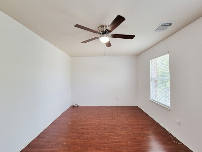 Building Photo - 2131 Cold River Dr