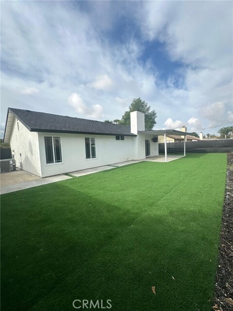 Building Photo - 2014 Iris Way