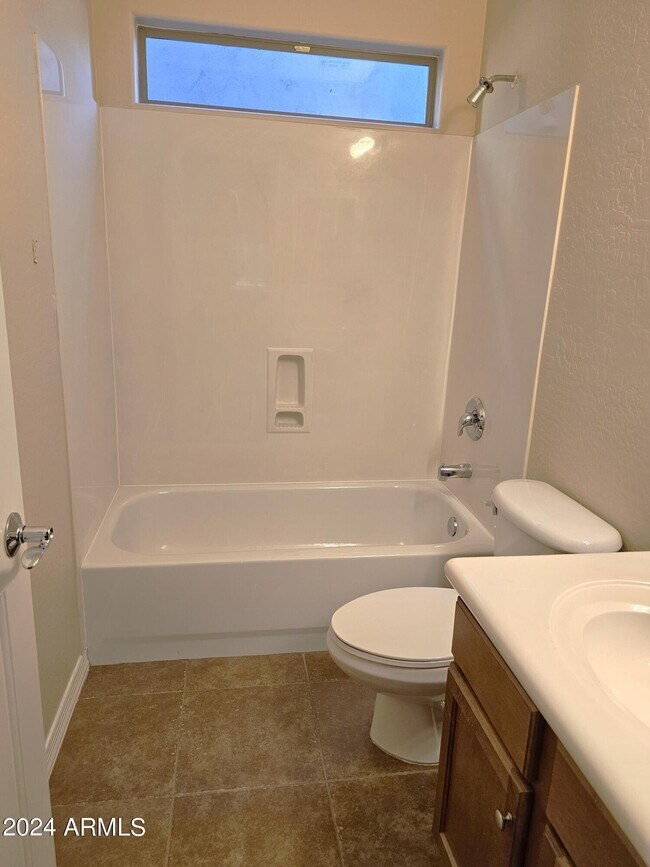 Building Photo - 6111 E Knolls Way N