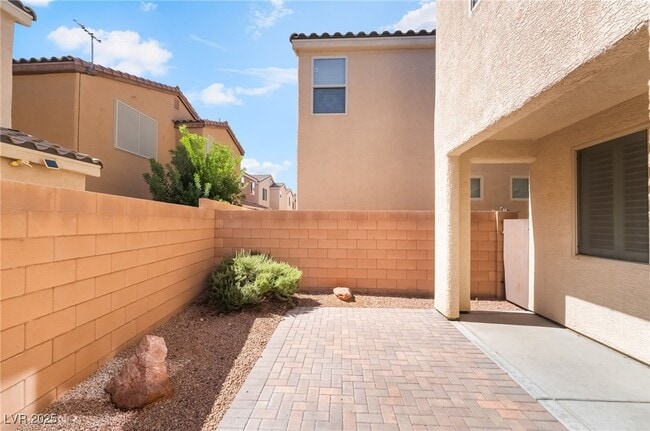 Building Photo - 7607 Peaceful Trellis Dr