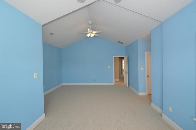 Building Photo - 43076 La Riva Dr