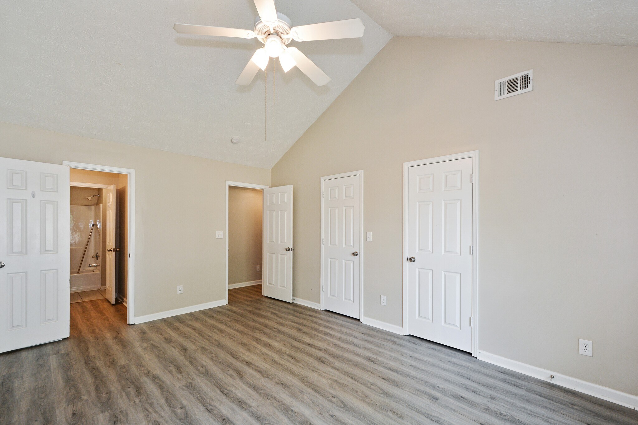 Building Photo - 2624 Country Trce SE