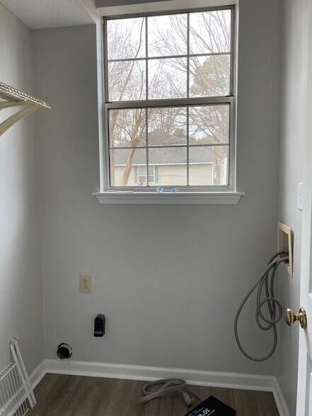 Building Photo - 5415 Sasha Ct