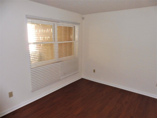Building Photo - 504 Ashley Oaks Pvt. Dr. Kingsport, TN 37663