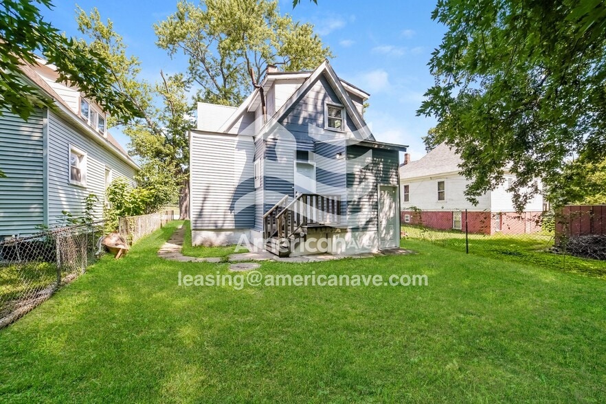 Building Photo - 1714 NE Monroe St