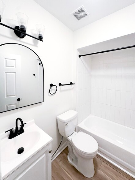 Building Photo - 2747 Armand Pl