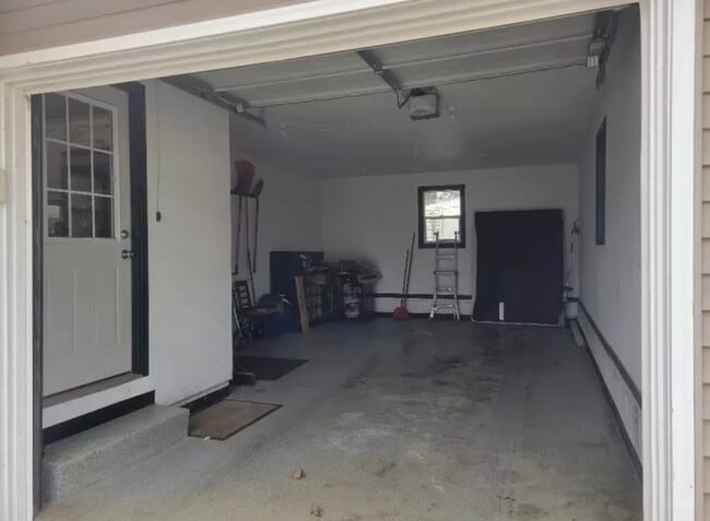Building Photo - 604 Werner St