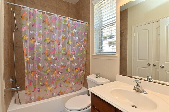 Building Photo - 5215 Field Briar Ln