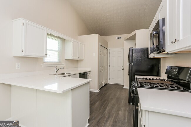 Building Photo - 5985 Green Meadow Way