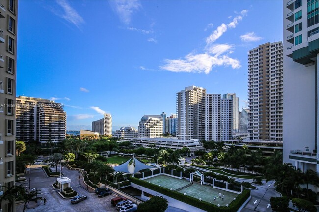 Building Photo - 888 Brickell Key Dr