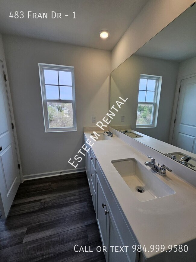 Building Photo - 483 Fran Dr