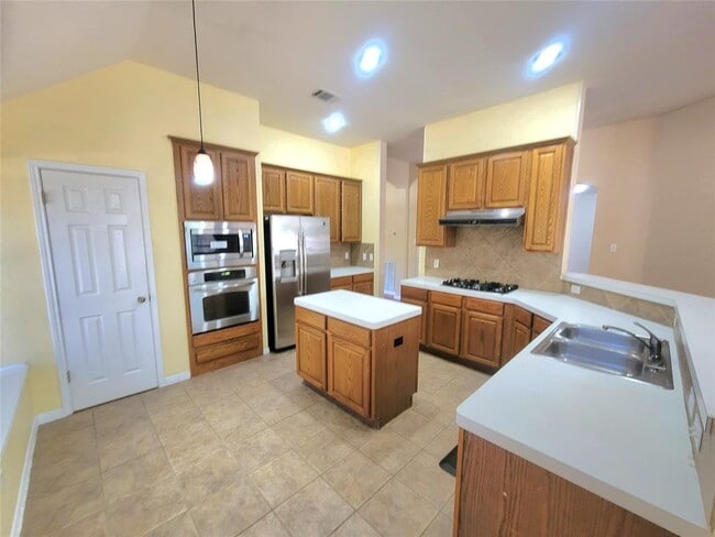 Building Photo - 6405 Dunsmere Ct