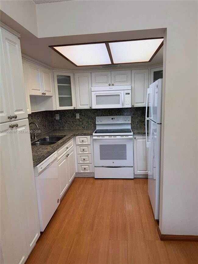 Building Photo - 9140 SW 123rd Ct