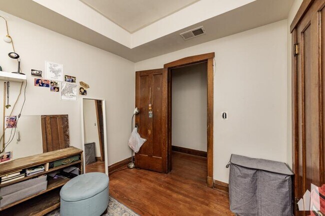 Building Photo - 2 bedroom in Chicago IL 60647