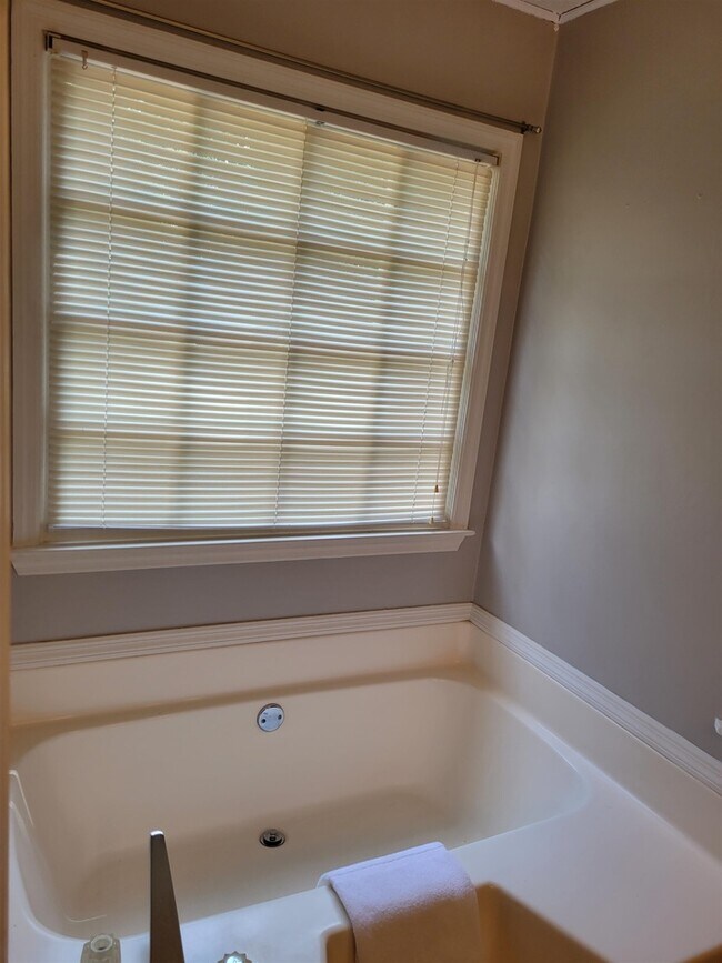 Building Photo - 1356 Velvet Creek Way SW