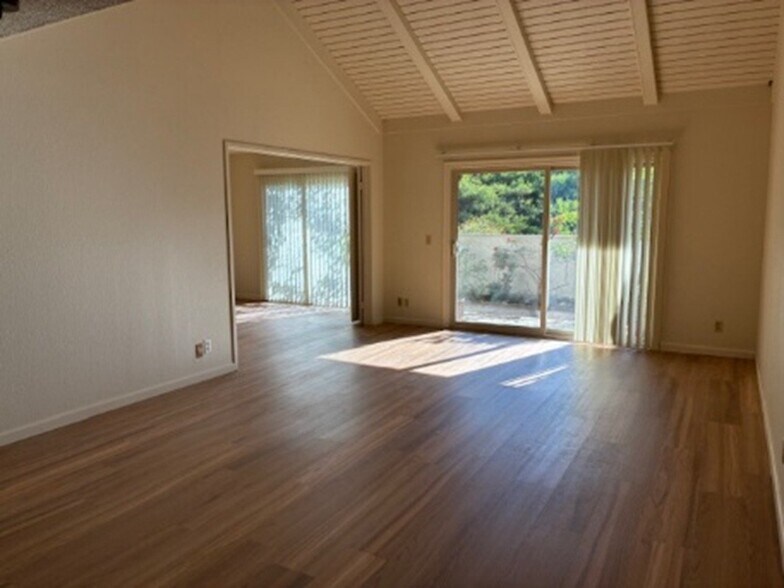 Building Photo - 6057 Montgomery Bend