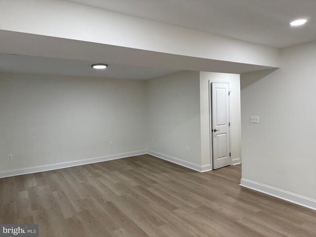 Building Photo - 6409 63rd Pl