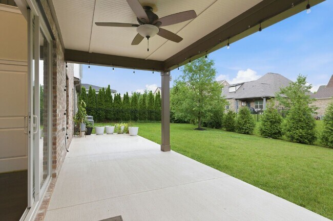 Building Photo - 790 Fontwell Ln