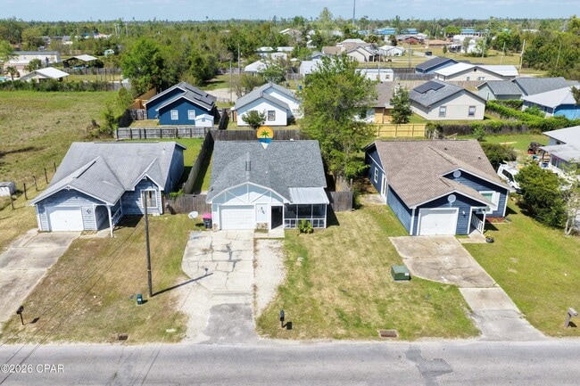 Building Photo - 7011 Lois St