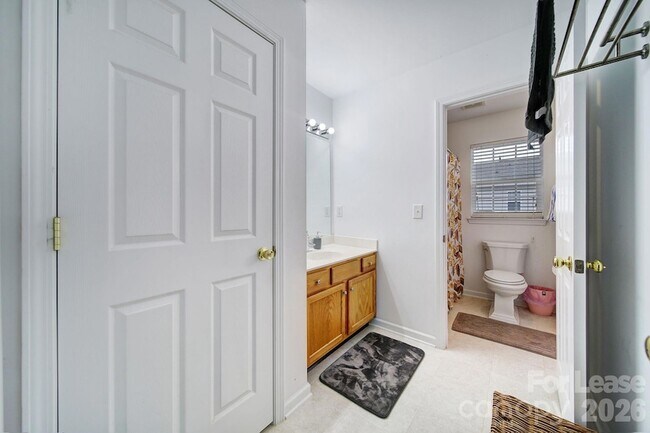 Building Photo - 12252 Stratfield Pl Cir