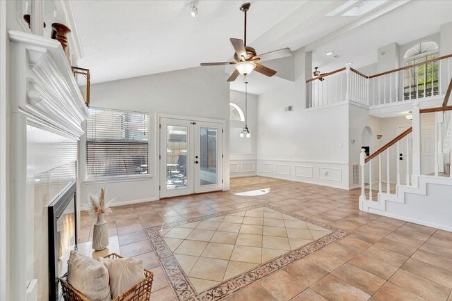 Building Photo - 15131 Cranbourne Dr