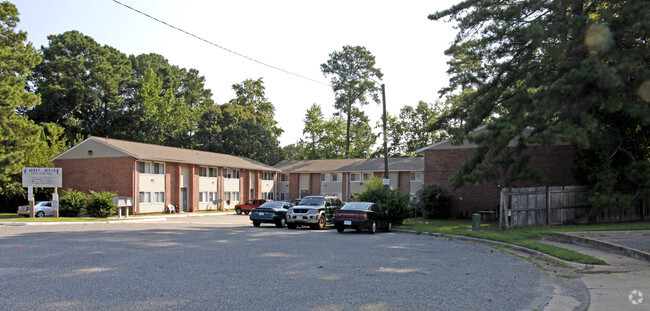 Primary Photo - Carley Square Apartments