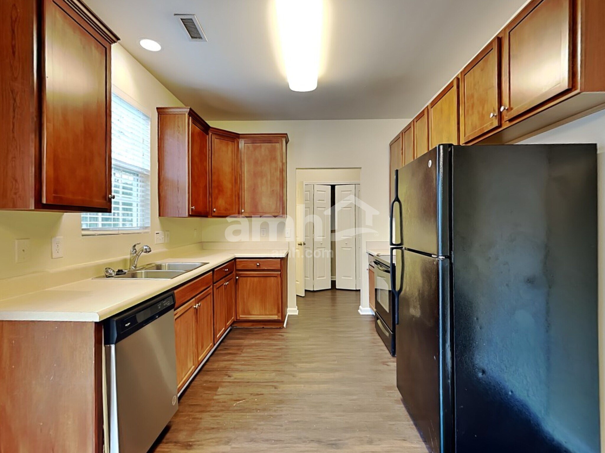 Building Photo - 3012 Cardinal Lake Dr