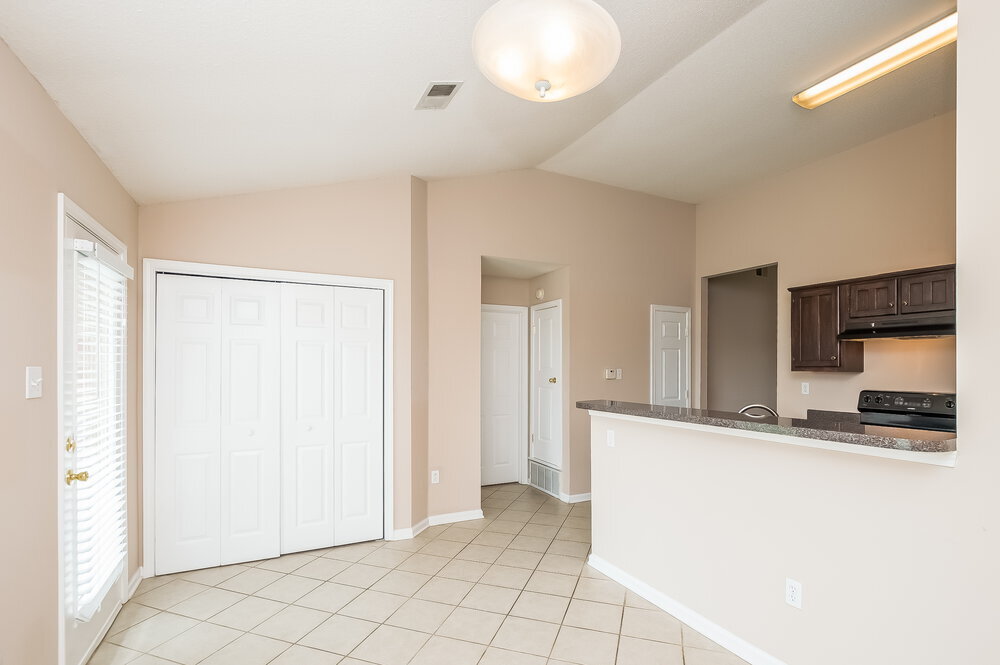 Building Photo - 5378 Russell Dr