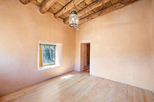 Building Photo - Santa Fe Charm in the Historic Guadalupe D...