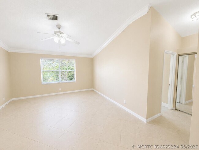 Building Photo - 740 SW 191st Ave