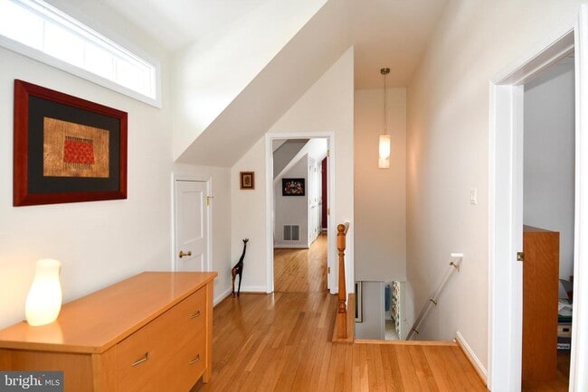 Building Photo - 854 N Liberty St