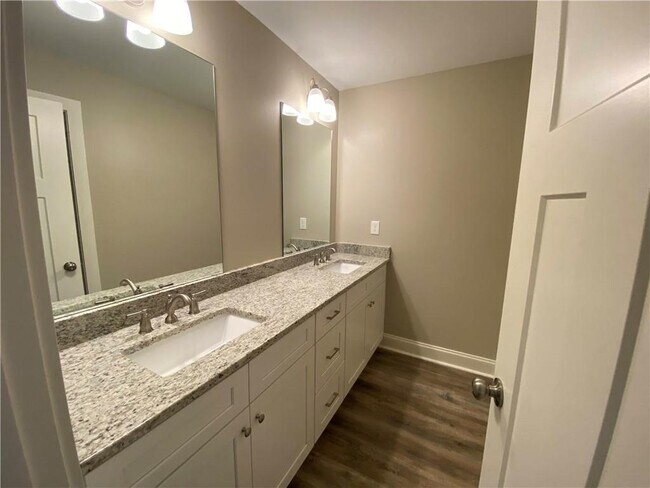 Building Photo - 782 Crooked Creek Dr